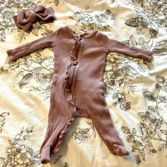 Spearmint Love Other - Spearmint Love Organic Waffle Ruffle Zip Footie and headband size 3-6 months